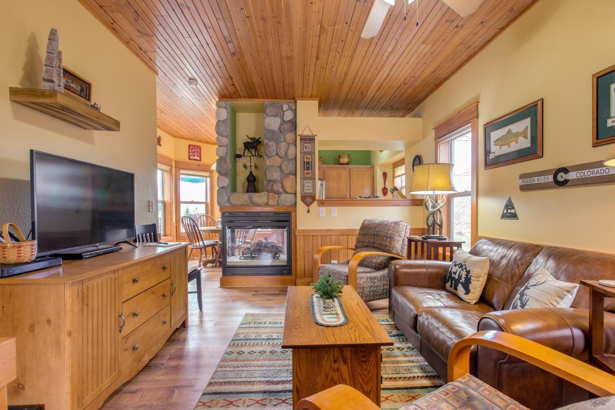 Riverfront Cabin About 4 Mi To Granby Ranch! Exterior photo