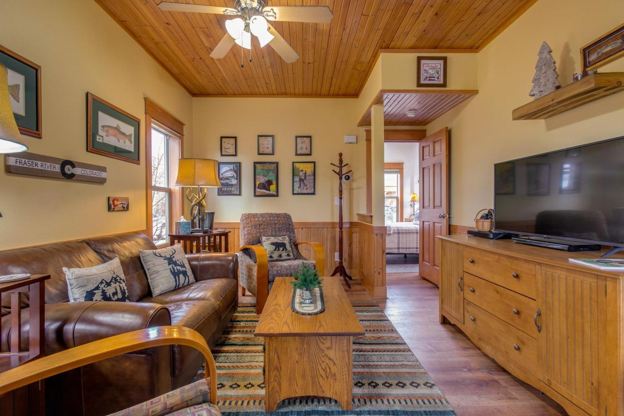 Riverfront Cabin About 4 Mi To Granby Ranch! Exterior photo