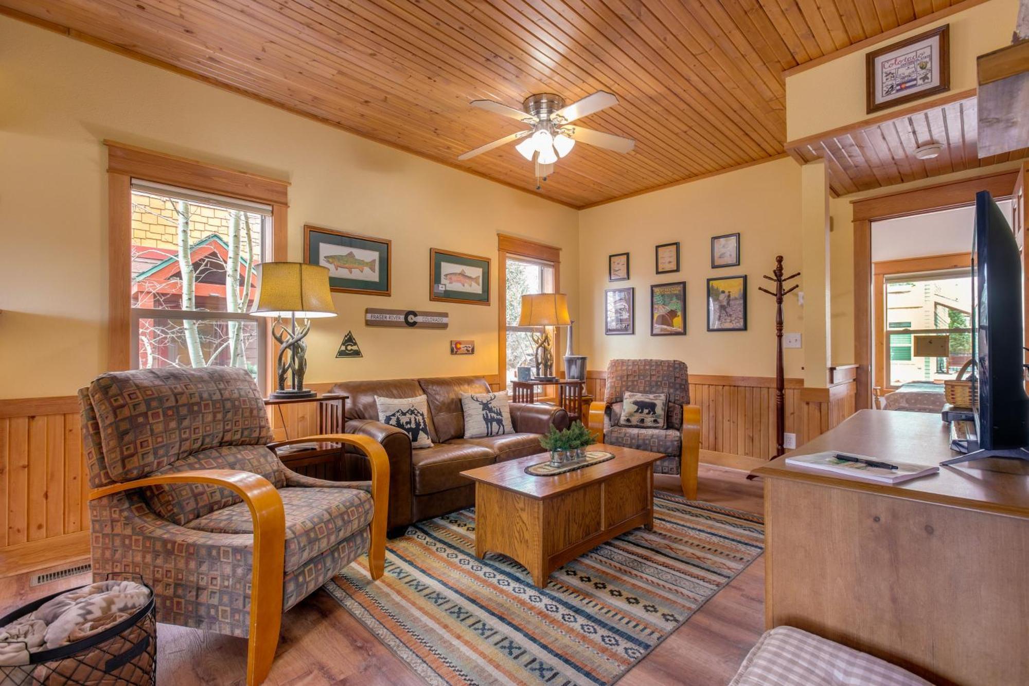 Riverfront Cabin About 4 Mi To Granby Ranch! Exterior photo