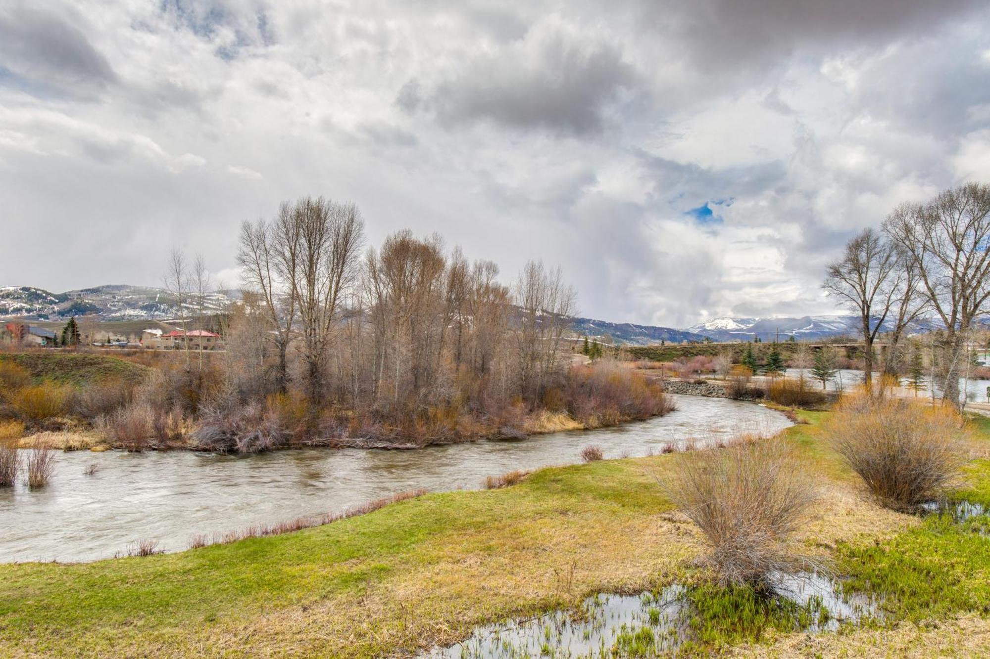 Riverfront Cabin About 4 Mi To Granby Ranch! Exterior photo